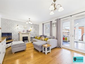 Living Room- click for photo gallery